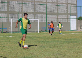 Dênis Cavalcante participa de jogo inaugural no Sesc Praia